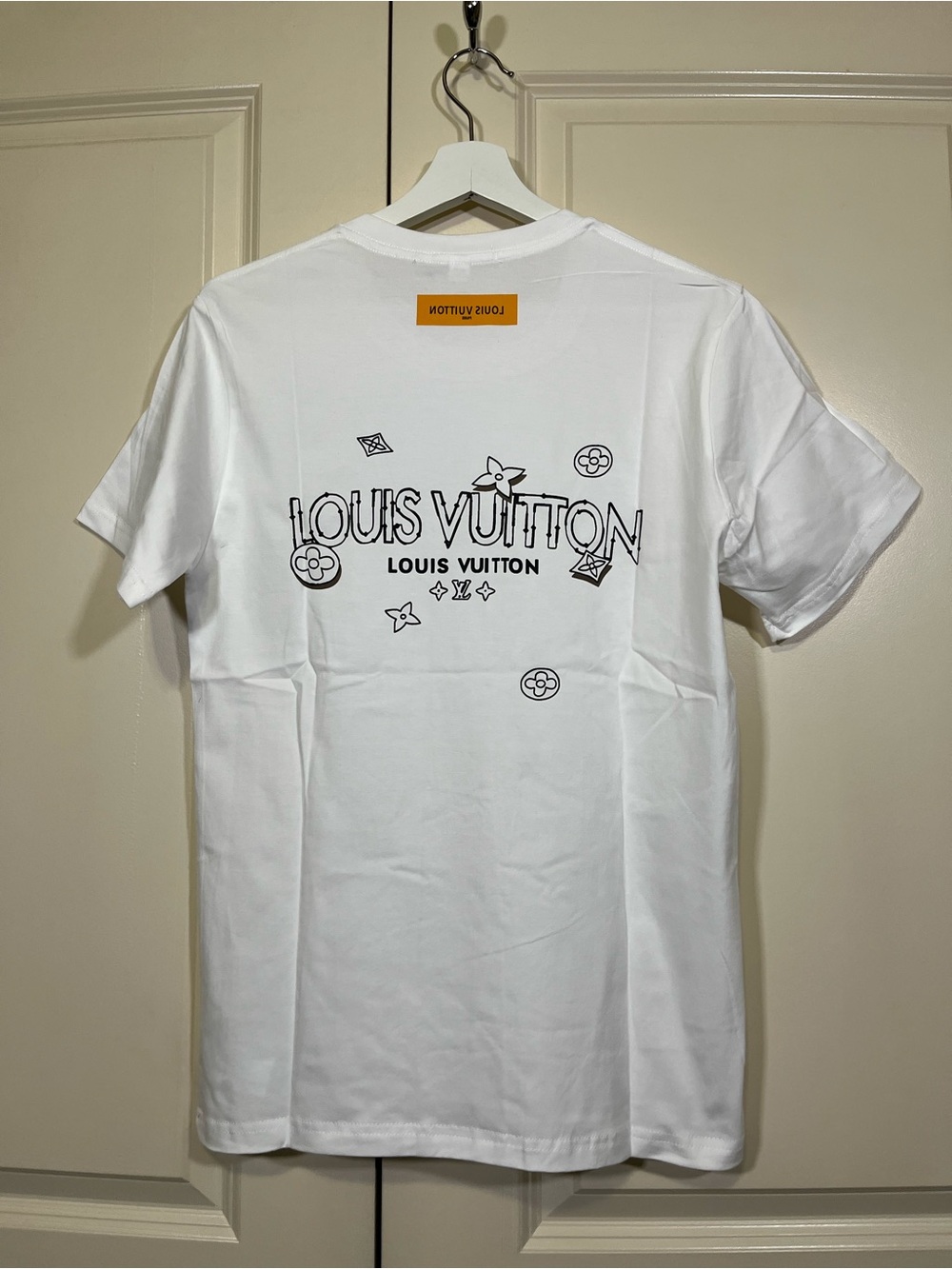 Louis Vuitton White Crewneck with Black Logo Motif - Picture 2 of 3